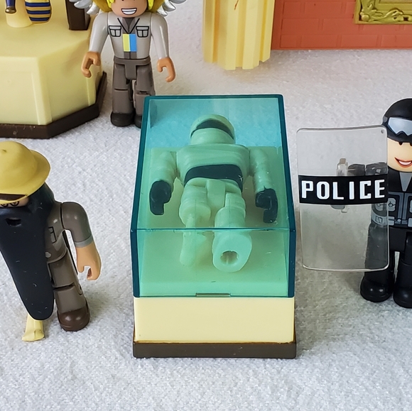 The Abominator, Roblox Action Collection Jailbreak, Roblox Zombie Attack Playset - Picture 10 of 16